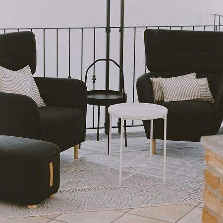 Casa Lobe - Charming Apartment In Village Centre La Morra Ngoại thất bức ảnh