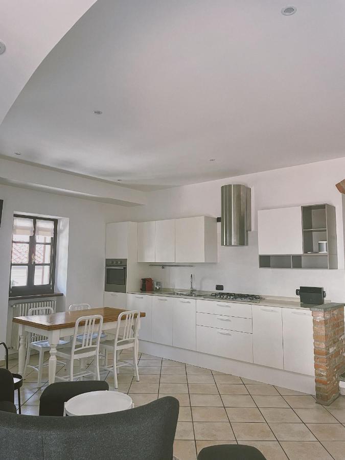 Casa Lobe - Charming Apartment In Village Centre La Morra Ngoại thất bức ảnh