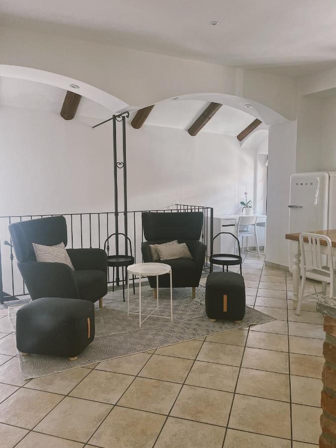 Casa Lobe - Charming Apartment In Village Centre La Morra Ngoại thất bức ảnh